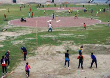 দ্রুত হেলিপ্যাডের ইট অপসারণের দাবী খেলোয়াড়দের