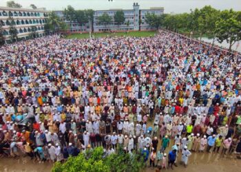 দেলোয়ার হোসেন সাঈদীর গায়েবানা জানাযা নামাজে মুসুল্লীদের ঢল পাবনায়