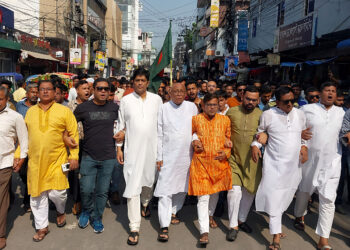 অবরোধ ও সহিংসতার প্রতিবাদে পাবনায় বিক্ষোভ মিছিল