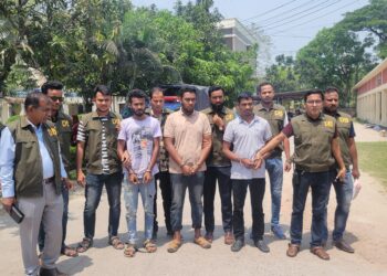 পাবনার সর্বহারা নেতা রাজ্জাক হত্যার রহস্য উদঘাটন, ৩টি অস্ত্রসহ গ্রেফতার ৫