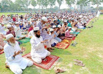 বৃষ্টির জন্য পাবনায় ইসতিসকার নামাজ