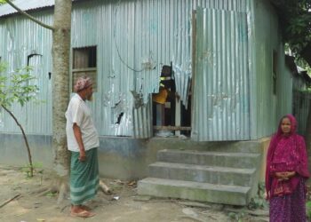 সুজানগরে পরাজিত প্রার্থীর সমর্থকদের বাড়িতে হামলা, মুক্তিযোদ্ধাসহ আহত ৫