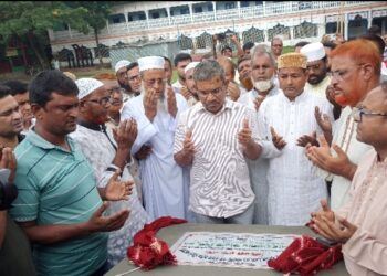পুষ্পপাড়া কামিল (এম এ) মাদ্রাসার প্রধান ফটক নির্মাণ কাজের উদ্বোধন