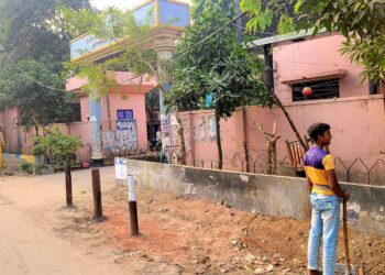 পাবনায় সরকারি জায়গা পুনরুদ্ধারে বিএনপি নেতাদের বাধা