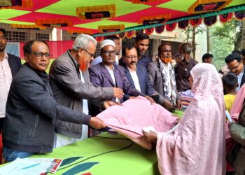 সাদীপুরে জিয়াউর রহমান ৮৯ তম জন্মবার্ষিকী উপলক্ষে শীতবস্ত্র বিতরণ