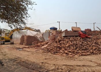 পাবনার সেই সাঈদ চেয়ারম্যানের ইটভাটা গুঁড়িয়ে দিল প্রশাসন