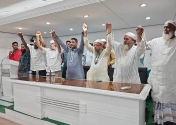 শিমুল বিশ্বাসের সহায়তায় পাবনার হোশিয়ারী পণ্য রপ্তানি শুরু